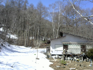 長野県菅平高原 ゆたか山荘 西側(坂上) 2026/03/27 10:45