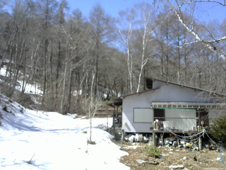 長野県菅平高原 ゆたか山荘 西側(坂上) 2026/03/27 11:15