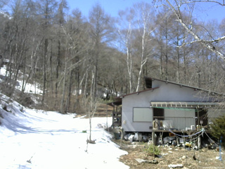 長野県菅平高原 ゆたか山荘 西側(坂上) 2026/03/27 11:30