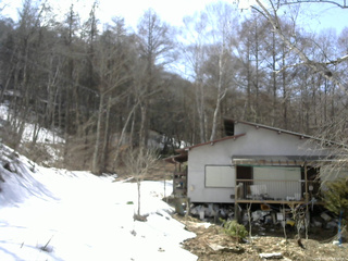 長野県菅平高原 ゆたか山荘 西側(坂上) 2026/03/27 13:30