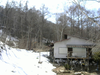 長野県菅平高原 ゆたか山荘 西側(坂上) 2026/03/27 14:30