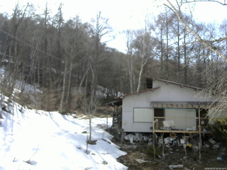 長野県菅平高原 ゆたか山荘 西側(坂上) 2026/03/27 15:00