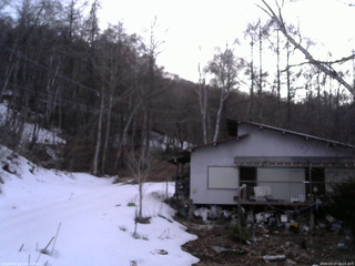 長野県菅平高原 ゆたか山荘 西側(坂上) 2026/03/27 18:15