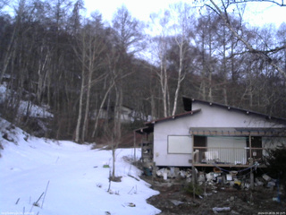 長野県菅平高原 ゆたか山荘 西側(坂上) 2026/03/28 05:30