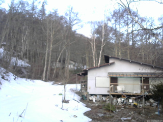 長野県菅平高原 ゆたか山荘 西側(坂上) 2026/03/28 06:00