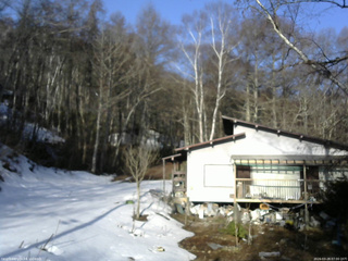長野県菅平高原 ゆたか山荘 西側(坂上) 2026/03/28 07:00