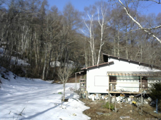 長野県菅平高原 ゆたか山荘 西側(坂上) 2026/03/28 07:30