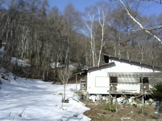 長野県菅平高原 ゆたか山荘 西側(坂上) 2026/03/28 08:15