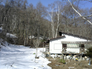 長野県菅平高原 ゆたか山荘 西側(坂上) 2026/03/28 08:30