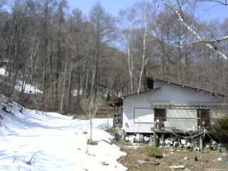 長野県菅平高原 ゆたか山荘 西側(坂上) 2026/03/28 10:45