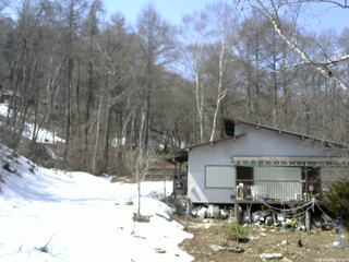 長野県菅平高原 ゆたか山荘 西側(坂上) 2026/03/28 11:15