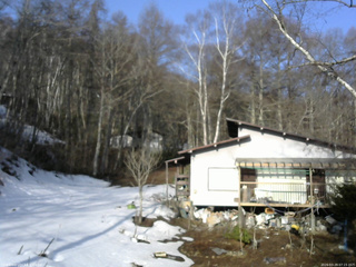 長野県菅平高原 ゆたか山荘 西側(坂上) 2026/03/29 07:15