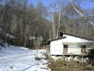 長野県菅平高原 ゆたか山荘 西側(坂上) 2026/03/29 07:45