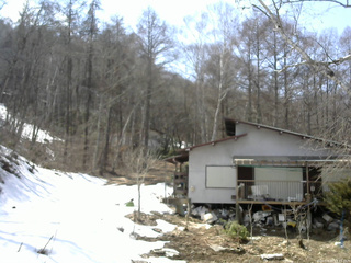 長野県菅平高原 ゆたか山荘 西側(坂上) 2026/03/29 13:15