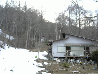 長野県菅平高原 ゆたか山荘 西側(坂上) 2026/03/29 17:15
