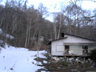 長野県菅平高原 ゆたか山荘 西側(坂上) 2026/03/30 05:45