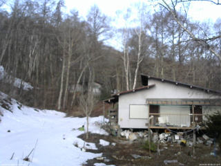 長野県菅平高原 ゆたか山荘 西側(坂上) 2026/03/30 06:15