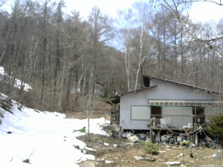 長野県菅平高原 ゆたか山荘 西側(坂上) 2026/03/30 11:45
