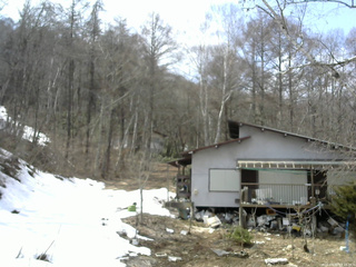 長野県菅平高原 ゆたか山荘 西側(坂上) 2026/03/30 12:15