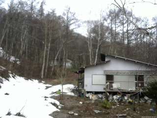 長野県菅平高原 ゆたか山荘 西側(坂上) 2026/03/31 07:30