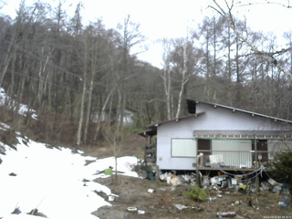 長野県菅平高原 ゆたか山荘 西側(坂上) 2026/03/31 07:45