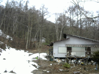 長野県菅平高原 ゆたか山荘 西側(坂上) 2026/03/31 08:45
