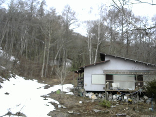 長野県菅平高原 ゆたか山荘 西側(坂上) 2026/03/31 12:30