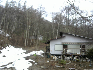 長野県菅平高原 ゆたか山荘 西側(坂上) 2026/03/31 16:15