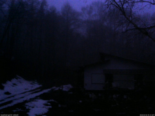 長野県菅平高原 ゆたか山荘 西側(坂上) 2026/04/01 05:15