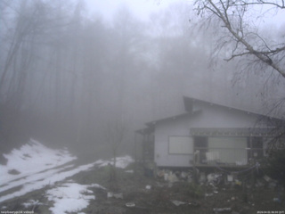 長野県菅平高原 ゆたか山荘 西側(坂上) 2026/04/01 06:00