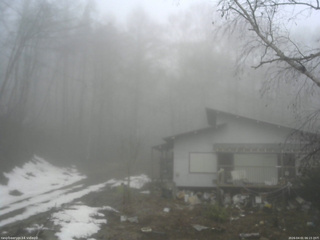 長野県菅平高原 ゆたか山荘 西側(坂上) 2026/04/01 06:15
