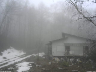 長野県菅平高原 ゆたか山荘 西側(坂上) 2026/04/01 07:45