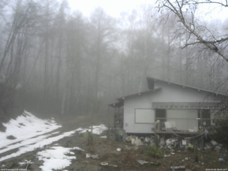 長野県菅平高原 ゆたか山荘 西側(坂上) 2026/04/01 08:00