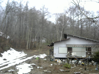 長野県菅平高原 ゆたか山荘 西側(坂上) 2026/04/01 08:30