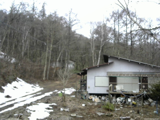 長野県菅平高原 ゆたか山荘 西側(坂上) 2026/04/01 11:00