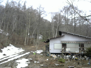 長野県菅平高原 ゆたか山荘 西側(坂上) 2026/04/01 12:45