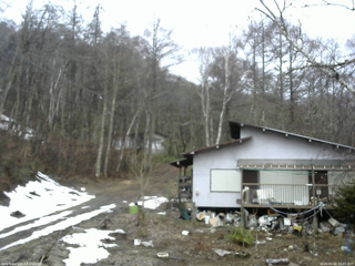 長野県菅平高原 ゆたか山荘 西側(坂上) 2026/04/01 13:45