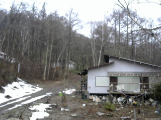 長野県菅平高原 ゆたか山荘 西側(坂上) 2026/04/01 17:00