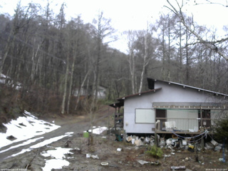 長野県菅平高原 ゆたか山荘 西側(坂上) 2026/04/01 17:15