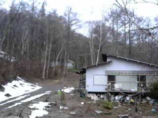 長野県菅平高原 ゆたか山荘 西側(坂上) 2026/04/01 17:45