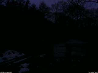 長野県菅平高原 ゆたか山荘 西側(坂上) 2026/04/01 18:30