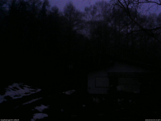 長野県菅平高原 ゆたか山荘 西側(坂上) 2026/04/02 05:15