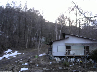 長野県菅平高原 ゆたか山荘 西側(坂上) 2026/04/02 18:00