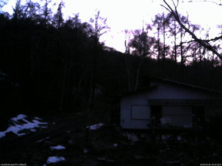 長野県菅平高原 ゆたか山荘 西側(坂上) 2026/04/02 18:30