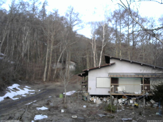 長野県菅平高原 ゆたか山荘 西側(坂上) 2026/04/03 05:45