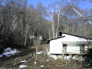 長野県菅平高原 ゆたか山荘 西側(坂上) 2026/04/03 07:15
