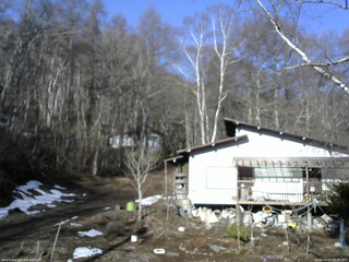 長野県菅平高原 ゆたか山荘 西側(坂上) 2026/04/03 07:45