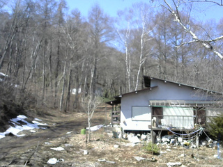 長野県菅平高原 ゆたか山荘 西側(坂上) 2026/04/03 10:45