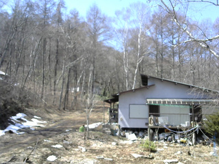 長野県菅平高原 ゆたか山荘 西側(坂上) 2026/04/03 11:30