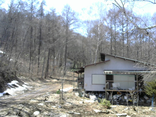 長野県菅平高原 ゆたか山荘 西側(坂上) 2026/04/03 13:00